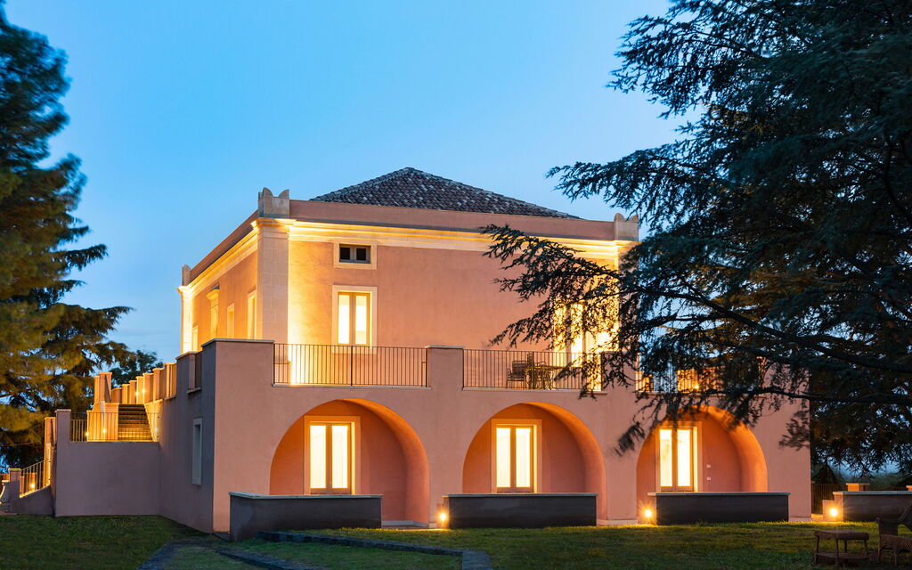 Villa Lime: Activities, Balcony / Terrace / Patio, Building Exterior, Garden, Hot Tub, Main Entrance, Spring, Summer