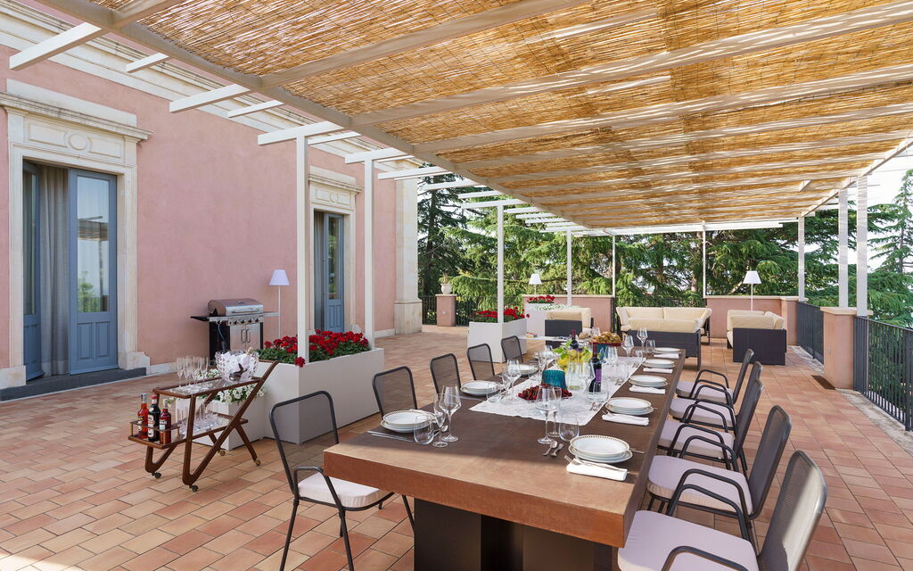 Villa Lime: Activities, Balcony / Terrace / Patio, Building Exterior, Garden, Hot Tub, Main Entrance, Spring, Summer