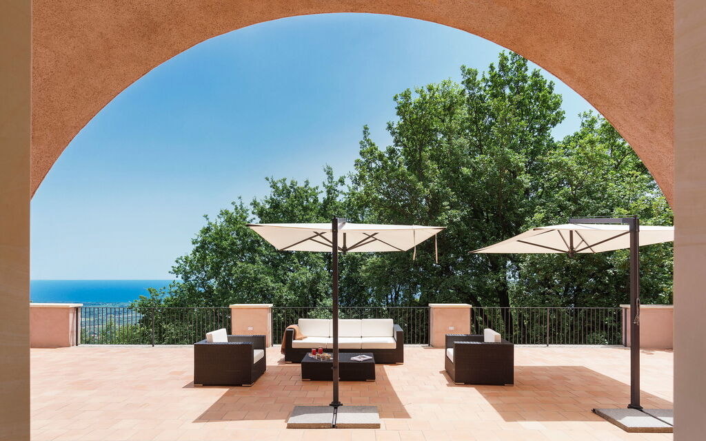 Villa Lime: Activities, Balcony / Terrace / Patio, Building Exterior, Garden, Hot Tub, Main Entrance, Spring, Summer