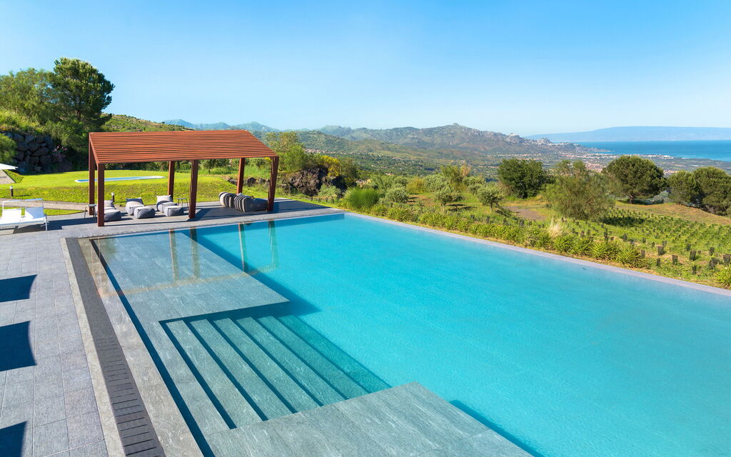 Villa Lime: Activities, Balcony / Terrace / Patio, Building Exterior, Garden, Hot Tub, Main Entrance, Spring, Summer