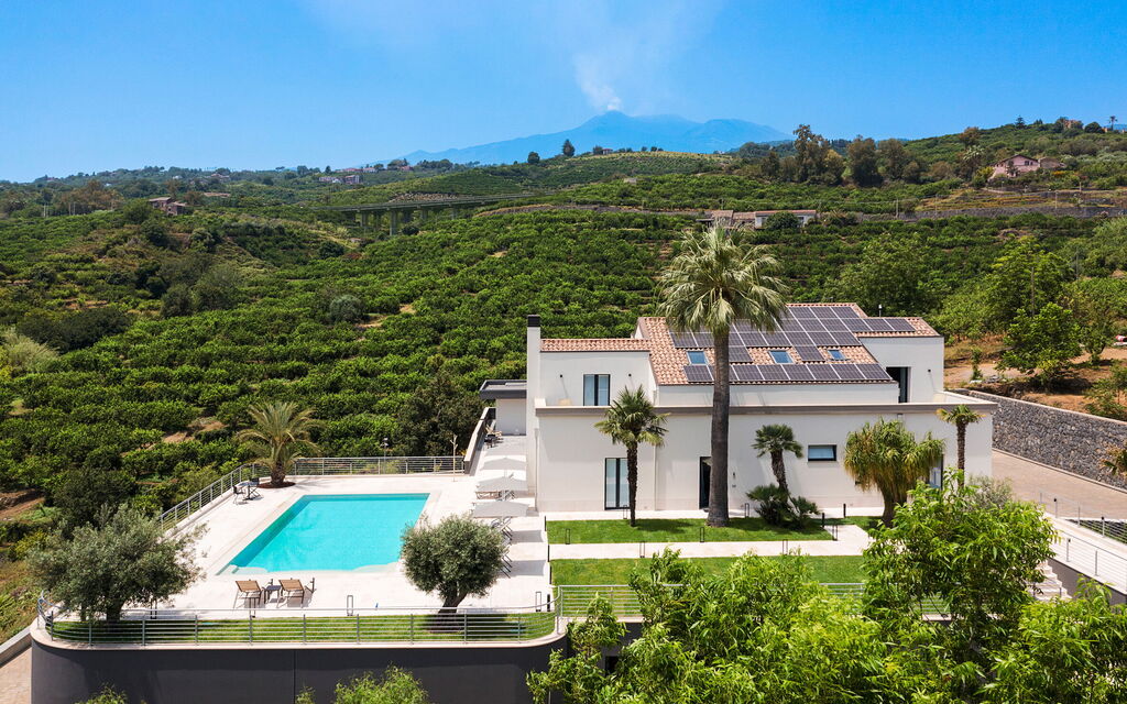 Villa Orchidea: Activities, Amenities, Building Exterior, Garden, Pool, Spring, Summer