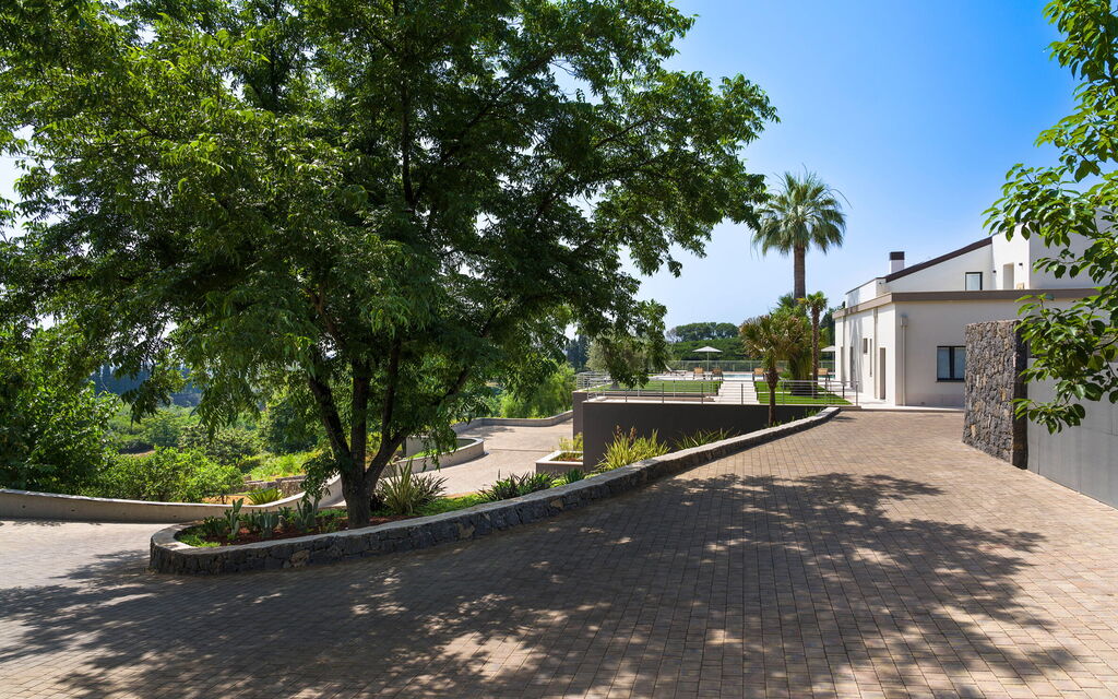 Villa Orchidea: Activities, Amenities, Building Exterior, Garden, Pool, Spring, Summer