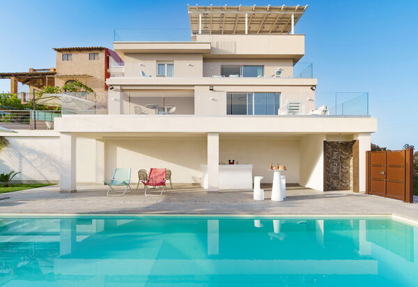 Villa Fico D'india: Activities, Amenities, Building Exterior, Garden, Main Entrance, Spring, Summer