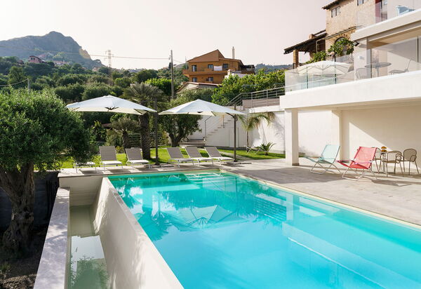 Villa Fico D'india: Activities, Amenities, Building Exterior, Garden, Main Entrance, Spring, Summer