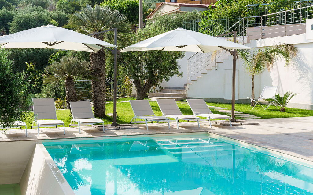 Villa Fico D'india: Activities, Amenities, Building Exterior, Garden, Main Entrance, Spring, Summer