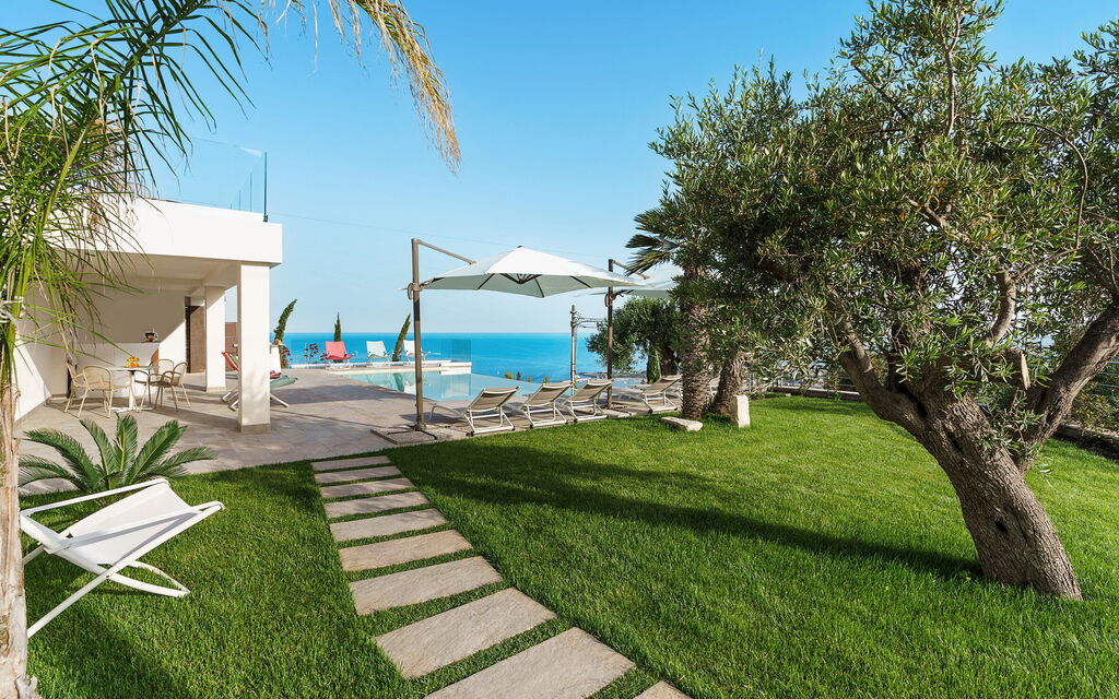 Villa Fico D'india: Activities, Amenities, Building Exterior, Garden, Main Entrance, Spring, Summer