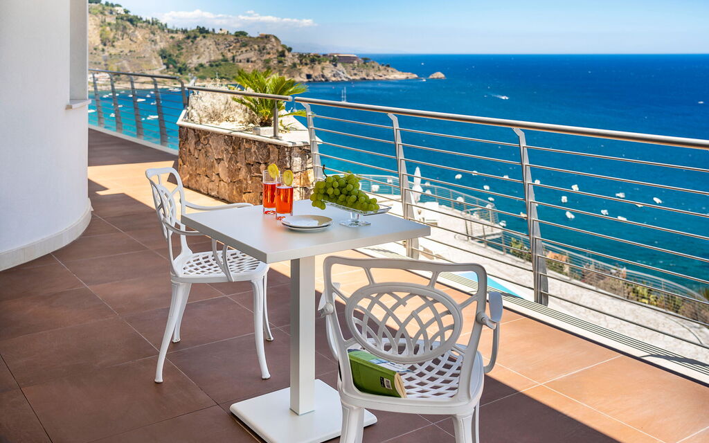 Villa Susina: Activities, Balcony / Terrace / Patio, Building Exterior, Facilities, Pool, Spring, Summer
