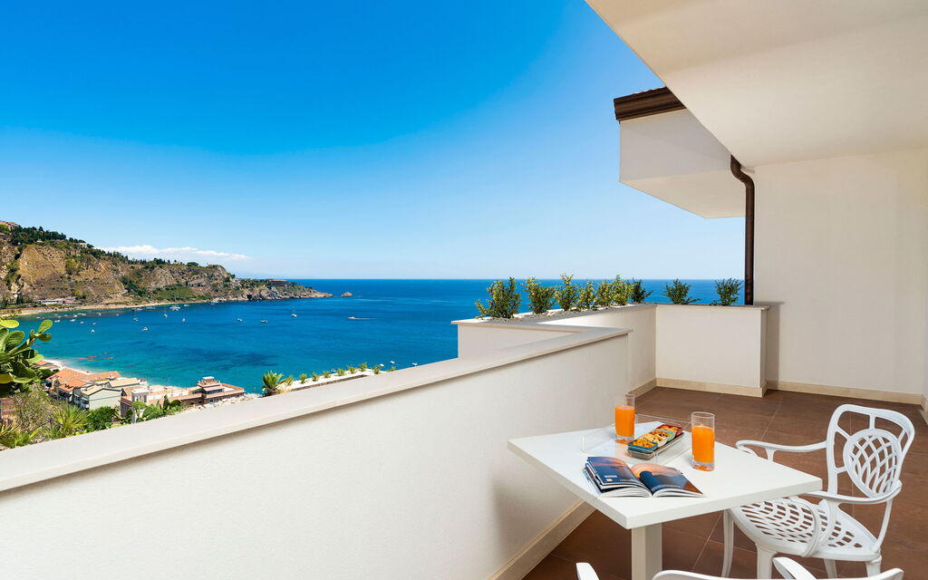Villa Susina: Activities, Balcony / Terrace / Patio, Building Exterior, Facilities, Pool, Spring, Summer