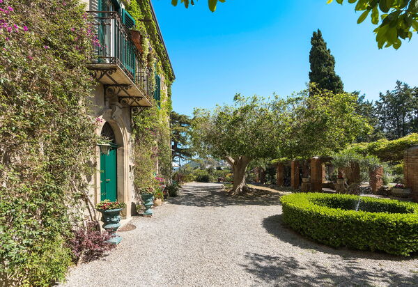 Villa Zenzero: Activities, Amenities, Building Exterior, Garden, Main Entrance, Pool, Spring, Summer