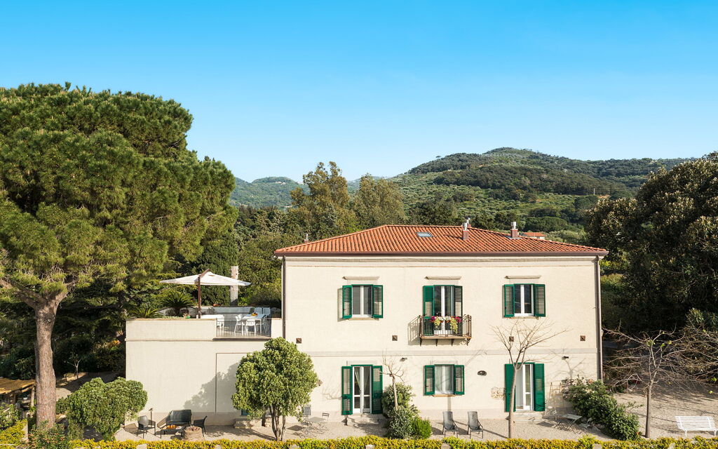 Villa Zenzero: Attività, Caratteristiche, Entrata Principale, Estate, Esterni, Giardino, Piscina, Primavera