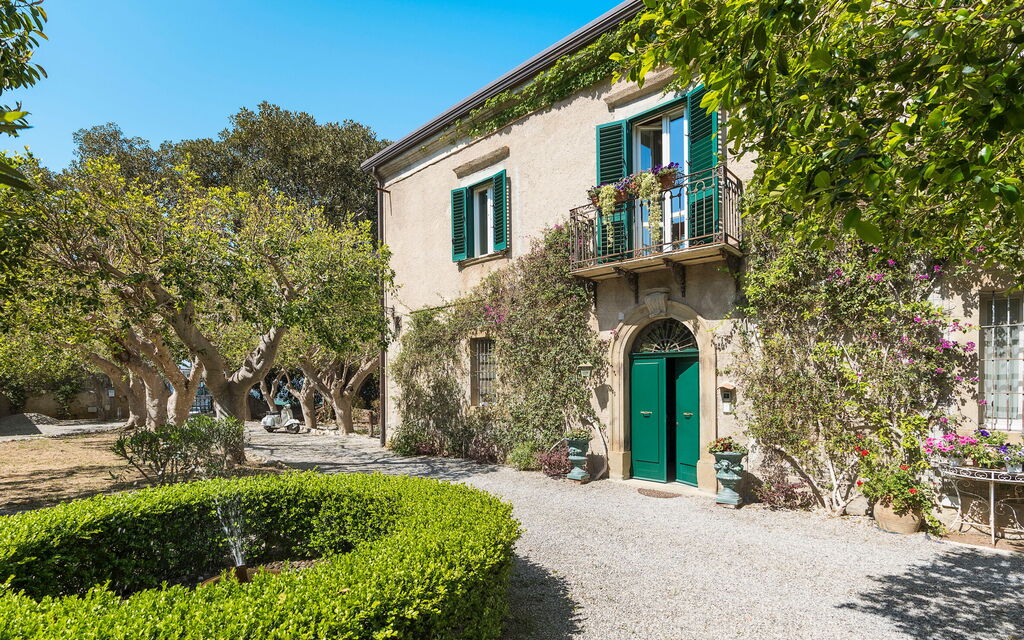 Villa Zenzero: Attività, Caratteristiche, Entrata Principale, Estate, Esterni, Giardino, Piscina, Primavera