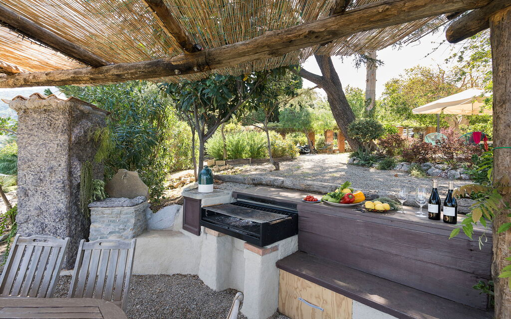 Villa Zenzero: Attività, Caratteristiche, Entrata Principale, Estate, Esterni, Giardino, Piscina, Primavera