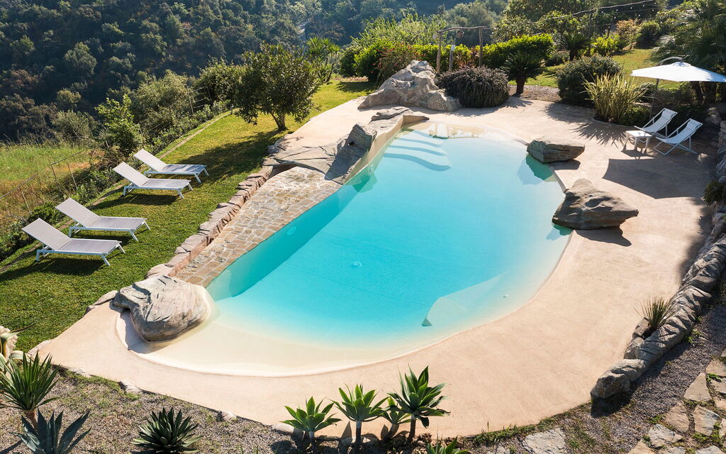 Villa Zenzero: Attività, Caratteristiche, Entrata Principale, Estate, Esterni, Giardino, Piscina, Primavera