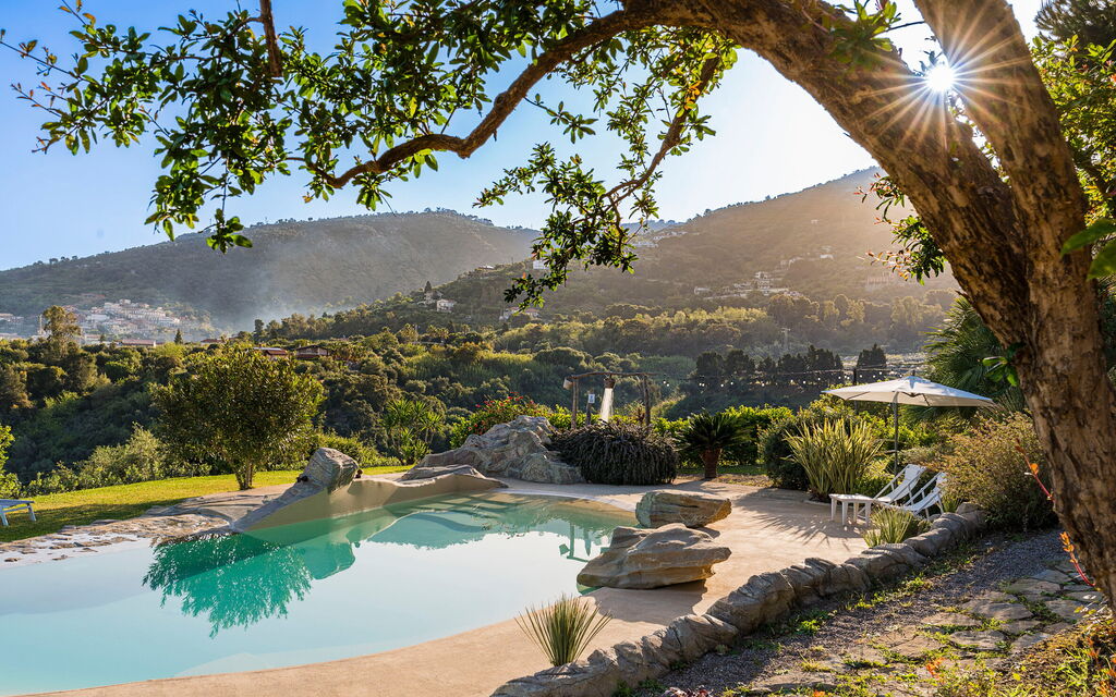 Villa Zenzero: Attività, Caratteristiche, Entrata Principale, Estate, Esterni, Giardino, Piscina, Primavera