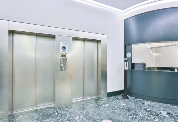 Passarella Escape: Amenities, Building Exterior, Main Entrance, Spring, Summer