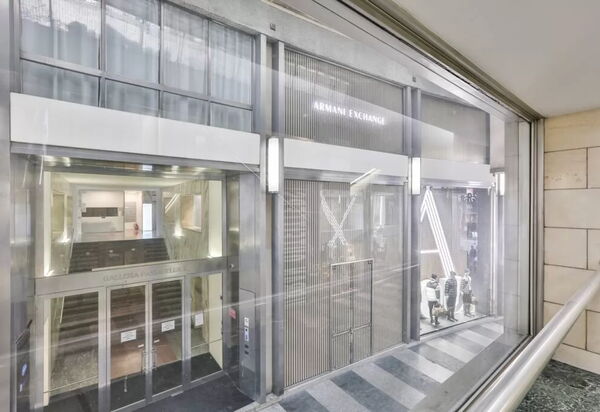 Passarella Escape: Amenities, Building Exterior, Main Entrance, Spring, Summer