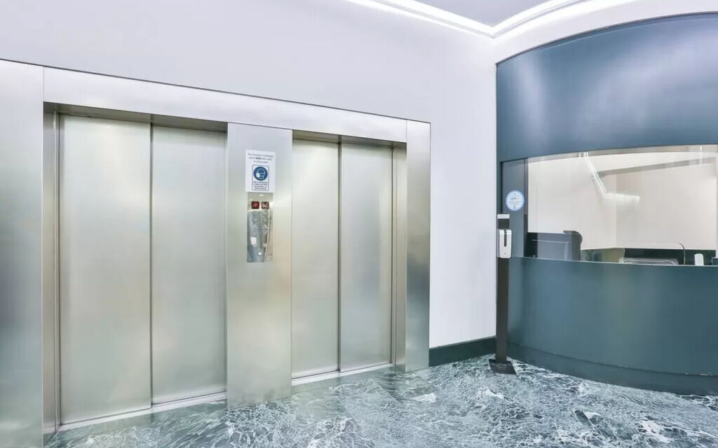 Passarella Escape: Amenities, Building Exterior, Main Entrance, Spring, Summer