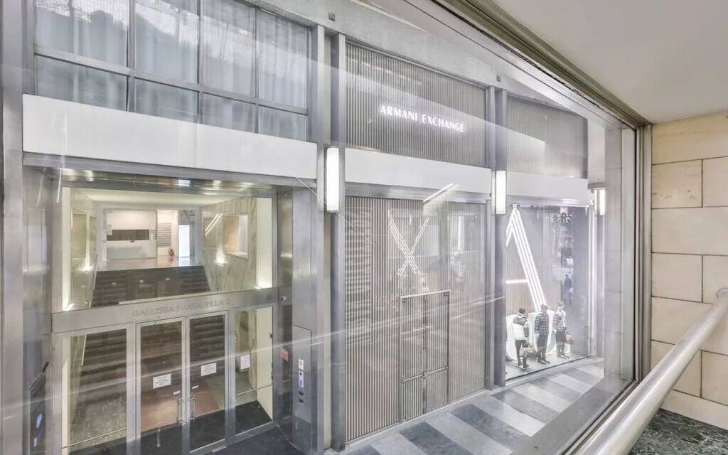 Passarella Escape: Amenities, Building Exterior, Main Entrance, Spring, Summer