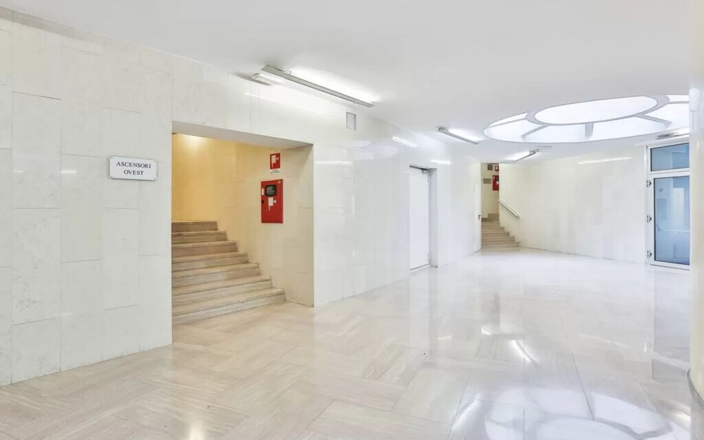 Passarella Escape: Amenities, Building Exterior, Main Entrance, Spring, Summer