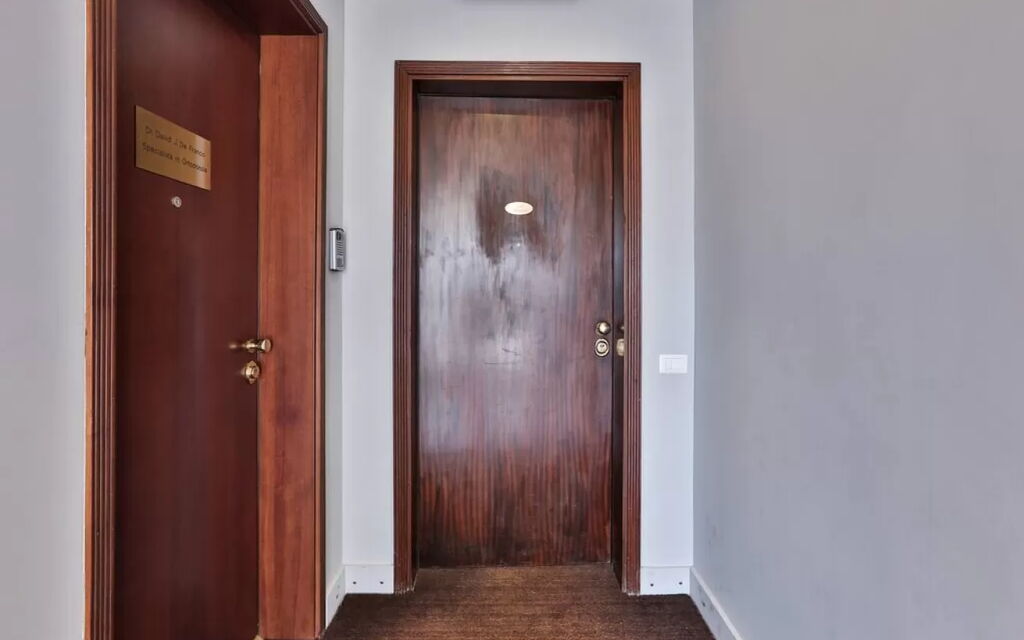 Passarella Escape: Amenities, Building Exterior, Main Entrance, Spring, Summer