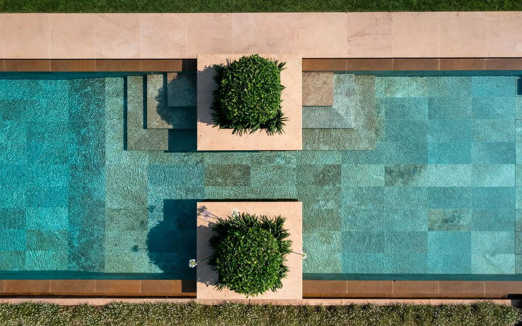 Villa Lindera: Attività, Caratteristiche, Dettagli della stanza, Entrata Principale, Estate, Esterni, Piscina, Planimetria, Primavera, Servizi