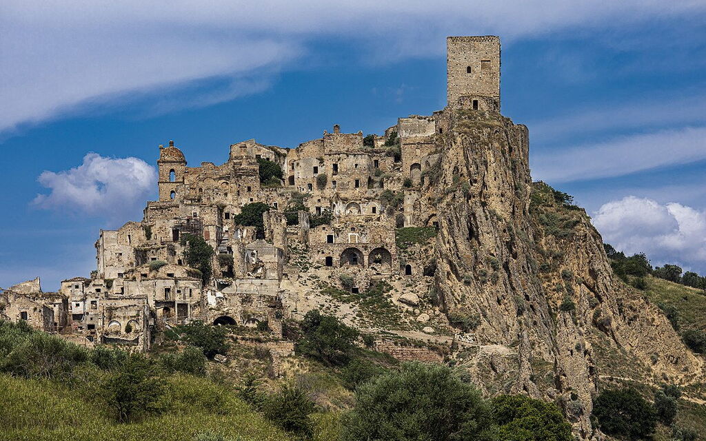 Villa Leonzio: Benessere, Caratteristiche, Entrata Principale, Estate, Esterni, Giardino, Primavera