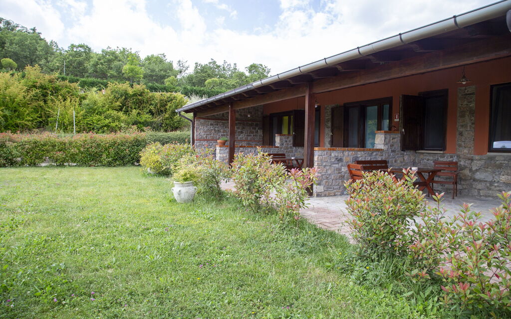 Villa Leonzio: Benessere, Caratteristiche, Entrata Principale, Estate, Esterni, Giardino, Primavera