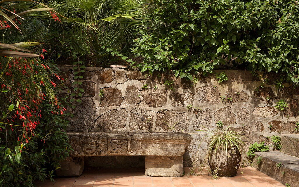 Villa Serini: Activities, Amenities, Balcony / Terrace / Patio, Building Exterior, Garden, Main Entrance, Spring, Summer