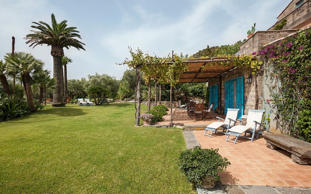 Villa Serini: Activities, Amenities, Balcony / Terrace / Patio, Building Exterior, Garden, Main Entrance, Spring, Summer