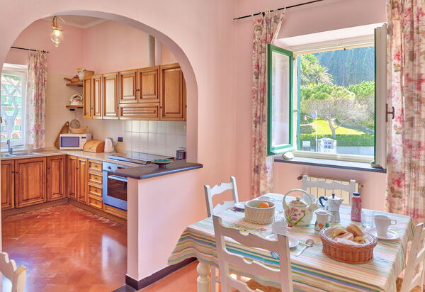 Villa Pedra: Activities, Balcony / Terrace / Patio, Building Exterior, Facilities, Garden, Kitchen, Main Entrance, Spring, Summer