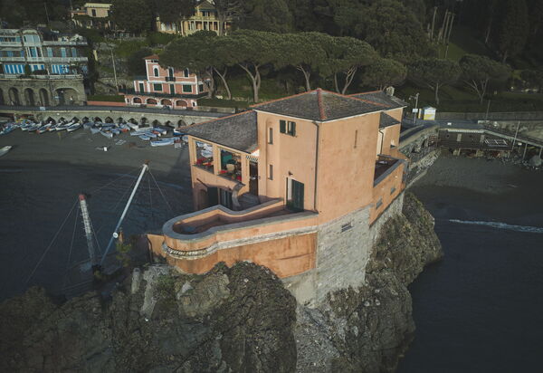 Villa Pedra: Activities, Balcony / Terrace / Patio, Building Exterior, Facilities, Garden, Kitchen, Main Entrance, Spring, Summer