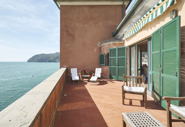 Villa Pedra: Activities, Balcony / Terrace / Patio, Building Exterior, Facilities, Garden, Kitchen, Main Entrance, Spring, Summer