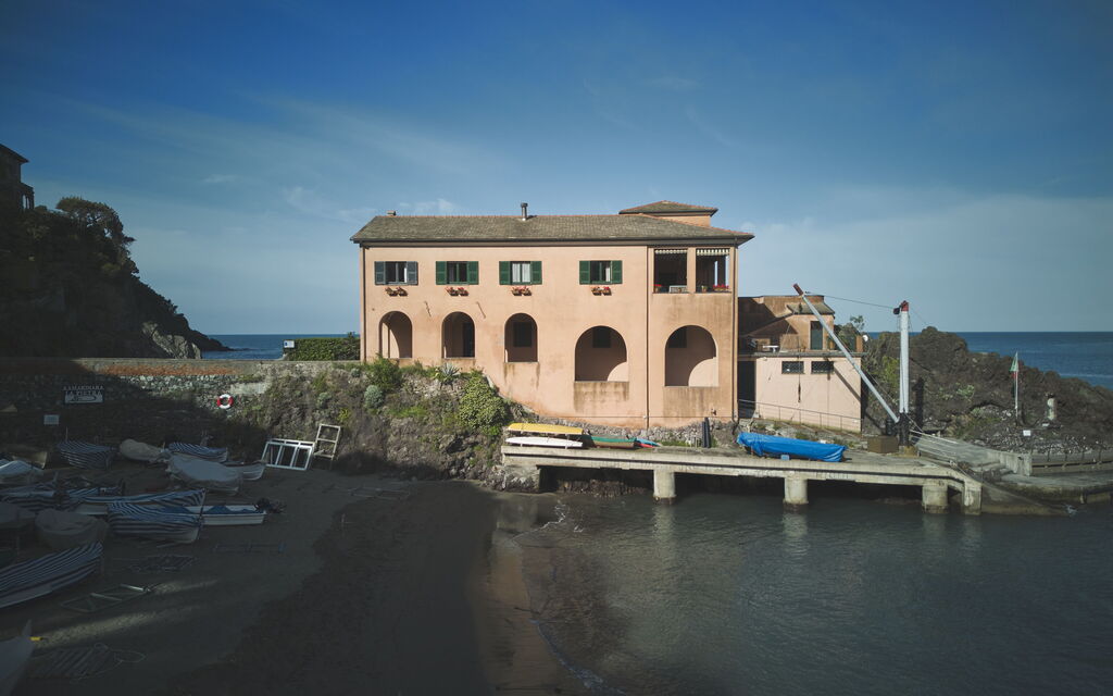 Villa Pedra: Attività, Balcone / Terrazza / Patio, Cucina, Entrata Principale, Estate, Esterni, Giardino, Primavera, Servizi