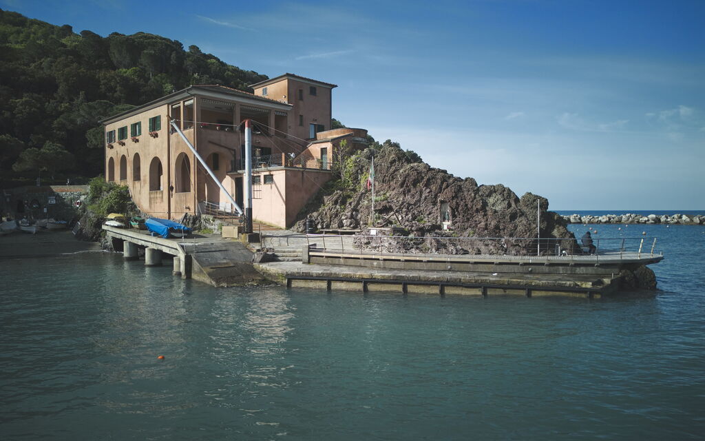 Villa Pedra: Attività, Balcone / Terrazza / Patio, Cucina, Entrata Principale, Estate, Esterni, Giardino, Primavera, Servizi