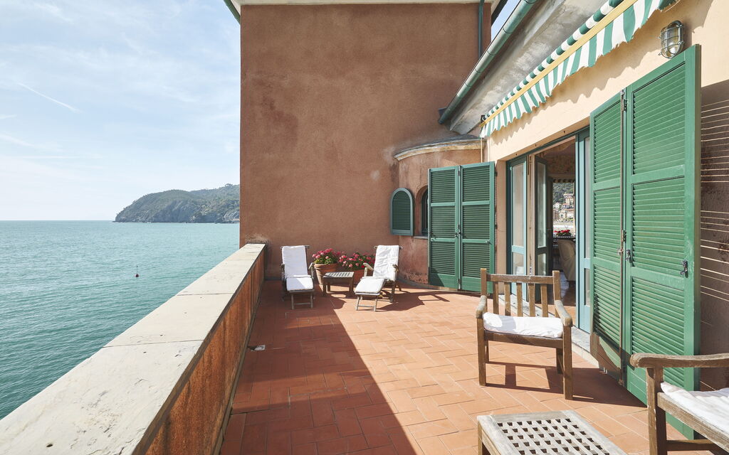 Villa Pedra: Attività, Balcone / Terrazza / Patio, Cucina, Entrata Principale, Estate, Esterni, Giardino, Primavera, Servizi