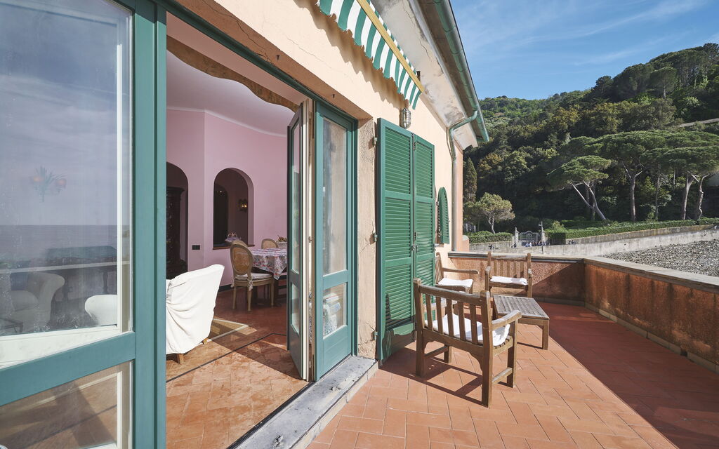 Villa Pedra: Attività, Balcone / Terrazza / Patio, Cucina, Entrata Principale, Estate, Esterni, Giardino, Primavera, Servizi