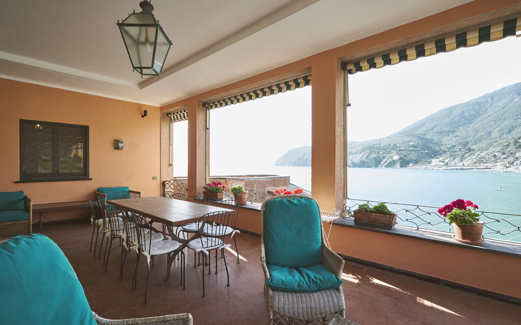 Villa Pedra: Attività, Balcone / Terrazza / Patio, Cucina, Entrata Principale, Estate, Esterni, Giardino, Primavera, Servizi