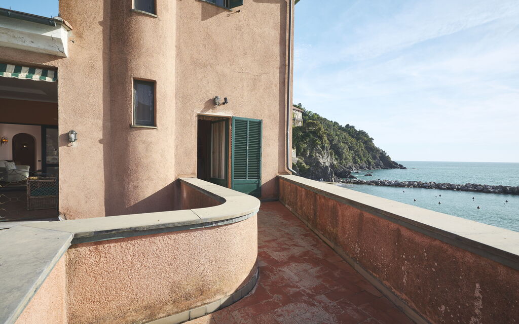 Villa Pedra: Attività, Balcone / Terrazza / Patio, Cucina, Entrata Principale, Estate, Esterni, Giardino, Primavera, Servizi