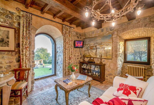 Torre Vitagliano Resort: Attività, Benessere, Caratteristiche, Entrata Principale, Estate, Esterni, Giardino, Primavera