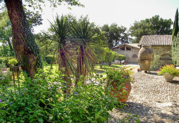 Torre Vitagliano Resort: Attività, Benessere, Caratteristiche, Entrata Principale, Estate, Esterni, Giardino, Primavera