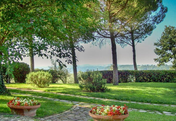 Torre Vitagliano Resort: Attività, Benessere, Caratteristiche, Entrata Principale, Estate, Esterni, Giardino, Primavera