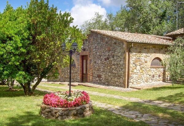 Torre Vitagliano Resort: Attività, Benessere, Caratteristiche, Entrata Principale, Estate, Esterni, Giardino, Primavera