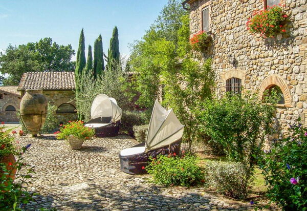 Torre Vitagliano Resort: Attività, Benessere, Caratteristiche, Entrata Principale, Estate, Esterni, Giardino, Primavera