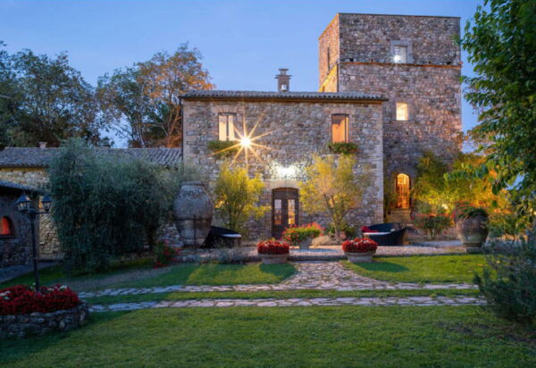 Torre Vitagliano Resort: Attività, Benessere, Caratteristiche, Entrata Principale, Estate, Esterni, Giardino, Primavera