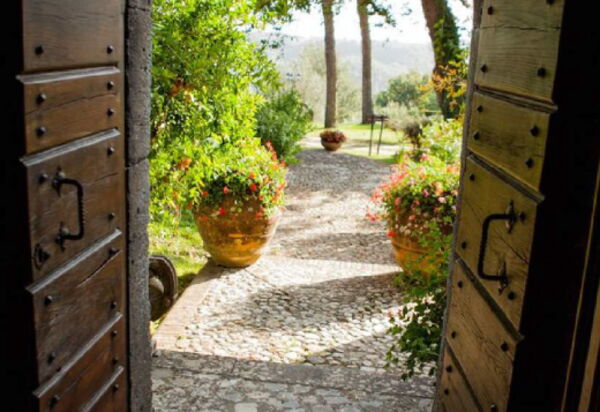 Torre Vitagliano Resort: Attività, Benessere, Caratteristiche, Entrata Principale, Estate, Esterni, Giardino, Primavera