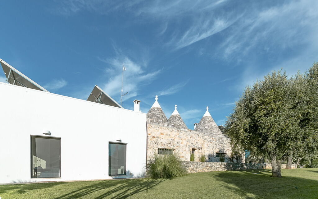 Villa Bernardi: Amenities, Balcony / Terrace / Patio, Building Exterior, Facilities, Garden, Outdoor, Pool, Spring, Summer, Wellness