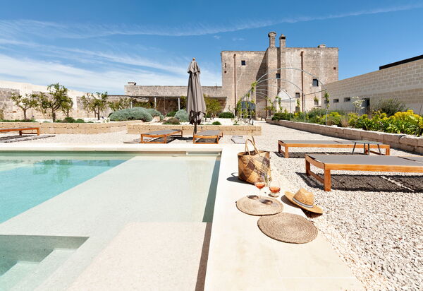 Villa Presta: Amenities, Building Exterior, Garden, Pool, Spring, Summer