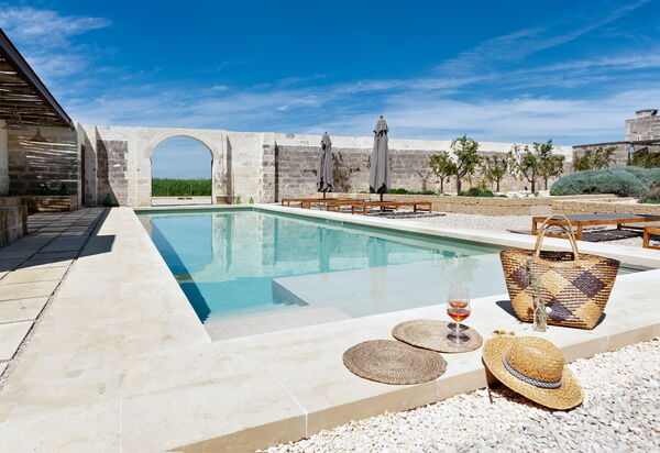 Villa Presta: Amenities, Building Exterior, Garden, Pool, Spring, Summer