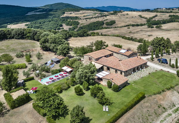 Villa San Gioacchino: all'aperto, Cucina, Entrata Principale, Estate, Esterni, Piscina, Primavera