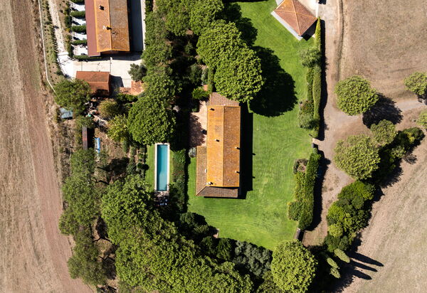 Villa Orange Rome: Amenities, Balcony / Terrace / Patio, Building Exterior, Facilities, Garden, Outdoor, Pool, Room Detail, Spring, Summer